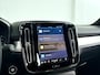 Volvo XC40 B4 Plus Dark | Parkeercamera | Stoel- en Stuurverwarming | Harman Kardon | Trekhaak