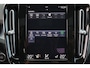 Volvo XC40 T5 Recharge Plus Dark - IntelliSafe Assist - 360º Camera - Harman/Kardon audio - Verwarmde voorstoelen & stuur - Parkeersensoren voor & achter - Elektr. bedienb. voorstoelen met geheugen links - Extra getint glas - 19' LMV