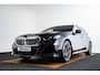 BMW 5-Serie Touring 520i M Sport - Trekhaak - Panoramadak - Parking/Driving Assistant Professional - Head Up - Harman Kardon - Comfort Access - Standkachel - Stoelventilatie voor - Elektrisch verwarmde voor/achterstoelen -
