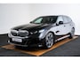 BMW 5-Serie Touring 520i M Sport - Trekhaak - Panoramadak - Parking/Driving Assistant Professional - Head Up - Harman Kardon - Comfort Access - Standkachel - Stoelventilatie voor - Elektrisch verwarmde voor/achterstoelen -