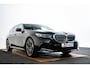 BMW 5-Serie Touring 520i M Sport - Trekhaak - Panoramadak - Parking/Driving Assistant Professional - Head Up - Harman Kardon - Comfort Access - Standkachel - Stoelventilatie voor - Elektrisch verwarmde voor/achterstoelen -