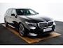 BMW 5-Serie Touring 520i M Sport - Trekhaak - Panoramadak - Parking/Driving Assistant Professional - Head Up - Harman Kardon - Comfort Access - Standkachel - Stoelventilatie voor - Elektrisch verwarmde voor/achterstoelen -