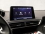 Peugeot 3008 1.2 PureTech Sport Automaat (APPLE CARPLAY, GROOT NAVI, STOELVERWARMING, 360 CAMERA, SPORTSTOELEN, GETINT GLAS, LANE ASSIST, CRUISE, NIEUWSTAAT)
