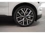 Volvo EX30 Twin Motor Perform Europa Sport AWD 428pk | 17% Bijtelling | Elek. Verstelbare Voorstoelen | Harman/Kardon Audio | Google Maps | Adaptive Cruise | Pilot Assist | Parkeer Camera | Stoel & Stuurverwarming | 1500kg Trekgewicht |