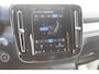 Volvo XC40 B3 177PK Automaat Plus Dark Google infotainment / Draadloos telefoon opladen / Elektrisch bedienbare bestuurdersstoel met geheugen / Adaptieve Cruise Control / Parkeersensoren voor en achter met 360 graden camera