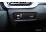 Volvo V60 2.0 B3 R-DESIGN 177PK MILD HYBRID AUTOMAAT 8 | PANORAMISCH SCHUIF/KANTELDAK | PREMIUM AUDIO BY HARMAN KARDON | 19" 5-TRIPPLE SPAAKS BLACK/DIAMAND CUT LICHTMETALEN VELGEN | BLINDSPOT INFOMATION SYSTEM (BLIS) | VERWARMDE VOORRUIT |VERWARMDE AQUABLADE RUITENWISSERBLADEN | PILOT ASSIST | APPLE CARPLAY / ANDROID AUTO | DODEHOEKDETECTIE |  ADAPTIEVE CRUISECONTROL | R-DESIGN BEKLEDING MET NAPPA LEDER I.C.M. OPEN GRID TEXTIEL | ELEKTRISCH VERSTELBARE CONTOUR STOELEN (SPORTSTOELEN) MET GEHEUGEN OP BEIDE VOORSTOELEN |VERWARMDE VOORSTOELEN EN ACHTERBANK | VERWARMD STUURWIEL | PARKEERVERWARMING MET TIMER (STANDKACHEL) | FULL LED KOPLAMPEN | ELEKTRISCH BEDIENBARE ACHTERKLEP | ELEKTRISCH UITKLAPBARE TREKHAAK | 1800 KG TREKGEWICHT! | EXTRA GETINTE RUITEN ACHTER | ZWARTE HEMELBEKLEDING |