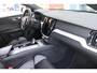 Volvo V60 2.0 B3 R-DESIGN 177PK MILD HYBRID AUTOMAAT 8 | PANORAMISCH SCHUIF/KANTELDAK | PREMIUM AUDIO BY HARMAN KARDON | 19" 5-TRIPPLE SPAAKS BLACK/DIAMAND CUT LICHTMETALEN VELGEN | BLINDSPOT INFOMATION SYSTEM (BLIS) | VERWARMDE VOORRUIT |VERWARMDE AQUABLADE RUITENWISSERBLADEN | PILOT ASSIST | APPLE CARPLAY / ANDROID AUTO | DODEHOEKDETECTIE |  ADAPTIEVE CRUISECONTROL | R-DESIGN BEKLEDING MET NAPPA LEDER I.C.M. OPEN GRID TEXTIEL | ELEKTRISCH VERSTELBARE CONTOUR STOELEN (SPORTSTOELEN) MET GEHEUGEN OP BEIDE VOORSTOELEN |VERWARMDE VOORSTOELEN EN ACHTERBANK | VERWARMD STUURWIEL | PARKEERVERWARMING MET TIMER (STANDKACHEL) | FULL LED KOPLAMPEN | ELEKTRISCH BEDIENBARE ACHTERKLEP | ELEKTRISCH UITKLAPBARE TREKHAAK | 1800 KG TREKGEWICHT! | EXTRA GETINTE RUITEN ACHTER | ZWARTE HEMELBEKLEDING |