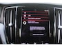 Volvo V60 2.0 B3 R-DESIGN 177PK MILD HYBRID AUTOMAAT 8 | PANORAMISCH SCHUIF/KANTELDAK | PREMIUM AUDIO BY HARMAN KARDON | 19" 5-TRIPPLE SPAAKS BLACK/DIAMAND CUT LICHTMETALEN VELGEN | BLINDSPOT INFOMATION SYSTEM (BLIS) | VERWARMDE VOORRUIT |VERWARMDE AQUABLADE RUITENWISSERBLADEN | PILOT ASSIST | APPLE CARPLAY / ANDROID AUTO | DODEHOEKDETECTIE |  ADAPTIEVE CRUISECONTROL | R-DESIGN BEKLEDING MET NAPPA LEDER I.C.M. OPEN GRID TEXTIEL | ELEKTRISCH VERSTELBARE CONTOUR STOELEN (SPORTSTOELEN) MET GEHEUGEN OP BEIDE VOORSTOELEN |VERWARMDE VOORSTOELEN EN ACHTERBANK | VERWARMD STUURWIEL | PARKEERVERWARMING MET TIMER (STANDKACHEL) | FULL LED KOPLAMPEN | ELEKTRISCH BEDIENBARE ACHTERKLEP | ELEKTRISCH UITKLAPBARE TREKHAAK | 1800 KG TREKGEWICHT! | EXTRA GETINTE RUITEN ACHTER | ZWARTE HEMELBEKLEDING |