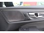 Volvo V60 2.0 B3 R-DESIGN 177PK MILD HYBRID AUTOMAAT 8 | PANORAMISCH SCHUIF/KANTELDAK | PREMIUM AUDIO BY HARMAN KARDON | 19" 5-TRIPPLE SPAAKS BLACK/DIAMAND CUT LICHTMETALEN VELGEN | BLINDSPOT INFOMATION SYSTEM (BLIS) | VERWARMDE VOORRUIT |VERWARMDE AQUABLADE RUITENWISSERBLADEN | PILOT ASSIST | APPLE CARPLAY / ANDROID AUTO | DODEHOEKDETECTIE |  ADAPTIEVE CRUISECONTROL | R-DESIGN BEKLEDING MET NAPPA LEDER I.C.M. OPEN GRID TEXTIEL | ELEKTRISCH VERSTELBARE CONTOUR STOELEN (SPORTSTOELEN) MET GEHEUGEN OP BEIDE VOORSTOELEN |VERWARMDE VOORSTOELEN EN ACHTERBANK | VERWARMD STUURWIEL | PARKEERVERWARMING MET TIMER (STANDKACHEL) | FULL LED KOPLAMPEN | ELEKTRISCH BEDIENBARE ACHTERKLEP | ELEKTRISCH UITKLAPBARE TREKHAAK | 1800 KG TREKGEWICHT! | EXTRA GETINTE RUITEN ACHTER | ZWARTE HEMELBEKLEDING |