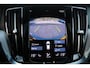 Volvo V60 2.0 B3 R-DESIGN 177PK MILD HYBRID AUTOMAAT 8 | PANORAMISCH SCHUIF/KANTELDAK | PREMIUM AUDIO BY HARMAN KARDON | 19" 5-TRIPPLE SPAAKS BLACK/DIAMAND CUT LICHTMETALEN VELGEN | BLINDSPOT INFOMATION SYSTEM (BLIS) | VERWARMDE VOORRUIT |VERWARMDE AQUABLADE RUITENWISSERBLADEN | PILOT ASSIST | APPLE CARPLAY / ANDROID AUTO | DODEHOEKDETECTIE |  ADAPTIEVE CRUISECONTROL | R-DESIGN BEKLEDING MET NAPPA LEDER I.C.M. OPEN GRID TEXTIEL | ELEKTRISCH VERSTELBARE CONTOUR STOELEN (SPORTSTOELEN) MET GEHEUGEN OP BEIDE VOORSTOELEN |VERWARMDE VOORSTOELEN EN ACHTERBANK | VERWARMD STUURWIEL | PARKEERVERWARMING MET TIMER (STANDKACHEL) | FULL LED KOPLAMPEN | ELEKTRISCH BEDIENBARE ACHTERKLEP | ELEKTRISCH UITKLAPBARE TREKHAAK | 1800 KG TREKGEWICHT! | EXTRA GETINTE RUITEN ACHTER | ZWARTE HEMELBEKLEDING |
