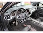 Volvo V60 2.0 B3 R-DESIGN 177PK MILD HYBRID AUTOMAAT 8 | PANORAMISCH SCHUIF/KANTELDAK | PREMIUM AUDIO BY HARMAN KARDON | 19" 5-TRIPPLE SPAAKS BLACK/DIAMAND CUT LICHTMETALEN VELGEN | BLINDSPOT INFOMATION SYSTEM (BLIS) | VERWARMDE VOORRUIT |VERWARMDE AQUABLADE RUITENWISSERBLADEN | PILOT ASSIST | APPLE CARPLAY / ANDROID AUTO | DODEHOEKDETECTIE |  ADAPTIEVE CRUISECONTROL | R-DESIGN BEKLEDING MET NAPPA LEDER I.C.M. OPEN GRID TEXTIEL | ELEKTRISCH VERSTELBARE CONTOUR STOELEN (SPORTSTOELEN) MET GEHEUGEN OP BEIDE VOORSTOELEN |VERWARMDE VOORSTOELEN EN ACHTERBANK | VERWARMD STUURWIEL | PARKEERVERWARMING MET TIMER (STANDKACHEL) | FULL LED KOPLAMPEN | ELEKTRISCH BEDIENBARE ACHTERKLEP | ELEKTRISCH UITKLAPBARE TREKHAAK | 1800 KG TREKGEWICHT! | EXTRA GETINTE RUITEN ACHTER | ZWARTE HEMELBEKLEDING |