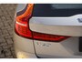 Volvo V60 2.0 T6 Plug-in hybrid AWD Plus Dark | Trekhaak | Elektrische stoelen met geheugen | Harman/Kardon Audio | Stoel & Stuurverwarming | Pilot assist