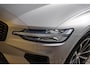 Volvo V60 2.0 T6 Plug-in hybrid AWD Plus Dark | Trekhaak | Elektrische stoelen met geheugen | Harman/Kardon Audio | Stoel & Stuurverwarming | Pilot assist