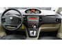Lancia Musa 1.4-16V Platino Automaat Panoramadak, schuifdak, privacy glas, 4 season banden, airco,
