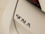 Skoda Scala 1.0 TSI Sportline (FACELIFT, APPLE CARPLAY, GROOT NAVI, CLIMATE, GETINT GLAS, SPORTSTOELEN, LM VELGEN, CRUISE, PARKEERSENSOREN, DAB+, NIEUWSTAAT)