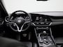 Alfa Romeo Giulia 2.0T B-Tech | Climate Control | Panoramadak | Stoelverwarming | Stuurverwarming | Lederen Bekleding | Achteruitrijcamera |Trekhaak |