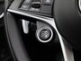 Alfa Romeo Giulia 2.0T B-Tech | Climate Control | Panoramadak | Stoelverwarming | Stuurverwarming | Lederen Bekleding | Achteruitrijcamera |Trekhaak |
