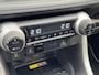 Toyota RAV4 2.5 HYBRID AWD BI-TONE STOELVERW EL-STOEL EL-ACHTERKLEP PARK-SENSOREN 18" LM-VELGEN NAVI APPLE/ANDROID