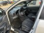 Toyota Yaris Cross 1.5 HYBRID ADVENTURE PANO-DAK JBL-AUDIO STOELVERW BLIND-SPOT PARK-SENSOREN HEAD-UP EL-ACHTERKLEP 18" LM-VELGEN