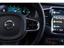 Volvo XC90 2.0 T8 Plug-in hybrid AWD Ultra Dark | 2400 kg trekgewicht! | Trekhaak Elektrisch |  Luchtvering | Bowers & Wilkins Audio | Geventileerde Voorstoelen | Head-Up Display |  Adaptieve Cruise Controle | Panorama dak | Electrische stoelen met memory | Google on Board | Visual Park Assist |