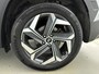 Hyundai Tucson 1.6 T-GDI PHEV Comfort Smart 4WD | Stoel + stuurverwarming | Trekhaak | El. bed. achterklep | 19" Lm-wielen | Navigatie |