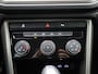 Volkswagen T-Roc 1.5 TSI Style 150 PK | Automaat | Airco | Navigatie | Adaptive Cruise Control | Lane Assist | Parkeersensoren voor- en achter |