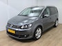 Volkswagen Touran Occasion 1.4 TSI 5 persoons met panoramadak en grote kofferbak | Tweedehands Volkswagen Touran in antracietgrijs
