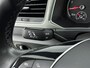 Volkswagen T-Roc 1.5 TSI Style Business 150 PK | Leder | Navigatie | 16 Inch Velgen | Airco | Cruise control |