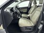 Volkswagen T-Roc 1.5 TSI Style Business 150 PK | Leder | Navigatie | 16 Inch Velgen | Airco | Cruise control |