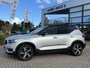 Volvo XC40 2.0 T4 Automaat 190 pk AWD R-Design Navigatie Trekhaak 2000 kg Panoramadak ACC Pilot Assist 360 Camera Vol Leder Elek stoelen Standkachel  Apple Carplay Vol Opties NL Auto 4-WD