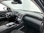 Hyundai Tucson 1.6 T-GDI HEV Comfort Automaat (TREKHAAK, NAVIGATIE, TREKHAAK, CARPLAY, STOELVERWARMING, CAMERA, 1e EIGENAAR)