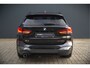 BMW X1 xDrive25e Executive M Sport | Stoelverwarming | Trekhaak | Parkeersensoren | Navigatie | Ambiance Verlichting | Keyless | Cruise Control | LED | Climate Control | DAB | BTW | SOH 90%