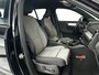 Volvo XC40 B4 Plus Dark | Parkeercamera | Stoel- en Stuurverwarming | Harman Kardon | Trekhaak