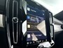 Volvo XC40 B4 Plus Dark | Parkeercamera | Stoel- en Stuurverwarming | Harman Kardon | Trekhaak
