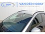 Ford Puma 1.0-125pk EcoBoost Hybrid ST-Line X Two tone. AUTOMAAT ! Gun uzelf het plezier en comfort van een automaat ! Ca. €. 10.000,- beneden de nieuwprijs ! Volautm. airco, navigatie, telefoonvoorb., cruise control, lane assist, B&O soundsystem, LED verlichting, camera, parkeersensoren v+a etc.