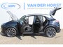Ford Puma 1.0-125pk EcoBoost Hybrid ST-Line X Two tone. AUTOMAAT ! Gun uzelf het plezier en comfort van een automaat ! Ca. €. 10.000,- beneden de nieuwprijs ! Volautm. airco, navigatie, telefoonvoorb., cruise control, lane assist, B&O soundsystem, LED verlichting, camera, parkeersensoren v+a etc.
