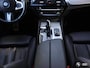 BMW 5-Serie 530E M SPORT / HEADUP / HARMANKARDON / LEDER / TREKHAAK / 19"