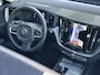 Volvo XC60 2.0 T6 Plug-in hybrid AWD Plus Dark 360 camera / elektrische stoelen / memory / trekhaak / Panorama dak / stoel- en stuurverwarming / leer