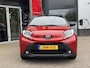 Toyota Aygo X PULSE AUTOMAAT APPLE/ANDROID AD-CRUISE CAMERA 17"LMV AIRCO STUURWIEL-BEDIENING PRIVACY-GLASS
