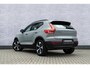 Volvo XC40 B4 Plus Dark Aut | Trekhaak 2000 kg | All-seasonbanden | BLIS | Adaptive Cruis control | 19" Wielen | Verw.voorstoelen | Verw. voorruit | Parkeercamera |
