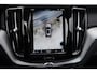 Volvo XC60 T6 Plug-in hybrid AWD Ultra Dark | 2250 kg Trekgewicht | Pano. dak | Luchtvering | 360 Camera | Trekhaak | Stoel/Stuurwiel verwarming |