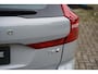 Volvo XC60 T6 Plug-in hybrid AWD Ultra Dark | 2250 kg Trekgewicht | Pano. dak | Luchtvering | 360 Camera | Trekhaak | Stoel/Stuurwiel verwarming |