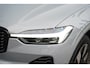 Volvo XC60 T6 Plug-in hybrid AWD Ultra Dark | 2250 kg Trekgewicht | Pano. dak | Luchtvering | 360 Camera | Trekhaak | Stoel/Stuurwiel verwarming |