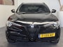 Alfa Romeo Stelvio 2.0 T AWD B-TECH AUTOMAAT ZWART LEDER NAVIGATIE ADAPTIVE CRUISE CONTROL STOEL EN STUURVERWARMING RIJSTROOKSENSOREN DODEHOEKSENSOREN APPLE CARPLAY/ANDROID ACHTERUITRIJCAMERA AFN. TREKHAAK ZEER MOOI !! Brgl