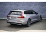 Volvo V60 2.0 T6 Plug-in hybrid AWD Plus Dark | Panoramadak | Head-up display | Visual Park Assist 360-graden camera | 19" 5-triplespaaks wielen