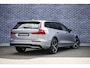 Volvo V60 2.0 T6 Plug-in hybrid AWD Plus Dark | Panoramadak | Head-up display | Visual Park Assist 360-graden camera | 19" 5-triplespaaks wielen