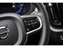 Volvo XC60 2.0 T6 Plug-in hybrid AWD Plus Black Edition | Adaptieve Cruise Control | Panoramadak | Harman Kardon Audio | 21" Velgen | Trekhaak | 360 Parkeercamera | Stoel-/Stuurverwarming |