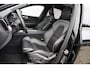 Volvo XC60 2.0 T6 Plug-in hybrid AWD Plus Black Edition | Adaptieve Cruise Control | Panoramadak | Harman Kardon Audio | 21" Velgen | Trekhaak | 360 Parkeercamera | Stoel-/Stuurverwarming |