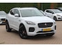 Jaguar E-Pace 2.0 P250 AWD SE / Panoramadak / Camera / Head-up / Leder / 19'' / Meridian / Memory seats / Navigatie / Dodehoek / Stoelverwarming / ACC