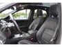 Jaguar E-Pace 2.0 P250 AWD SE / Panoramadak / Camera / Head-up / Leder / 19'' / Meridian / Memory seats / Navigatie / Dodehoek / Stoelverwarming / ACC